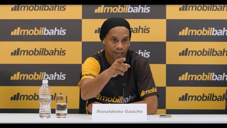 mobilbahis ronaldinho reklamı